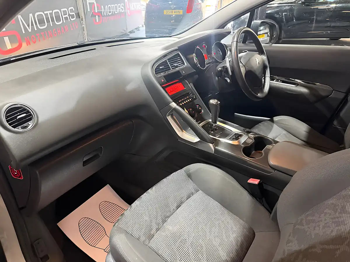 Used 2012 Peugeot 3008 Active Grey - Interior and Exterior details 8