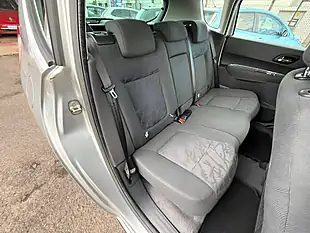 Used 2012 Peugeot 3008 Active Silver - Interior and Exterior details 12
