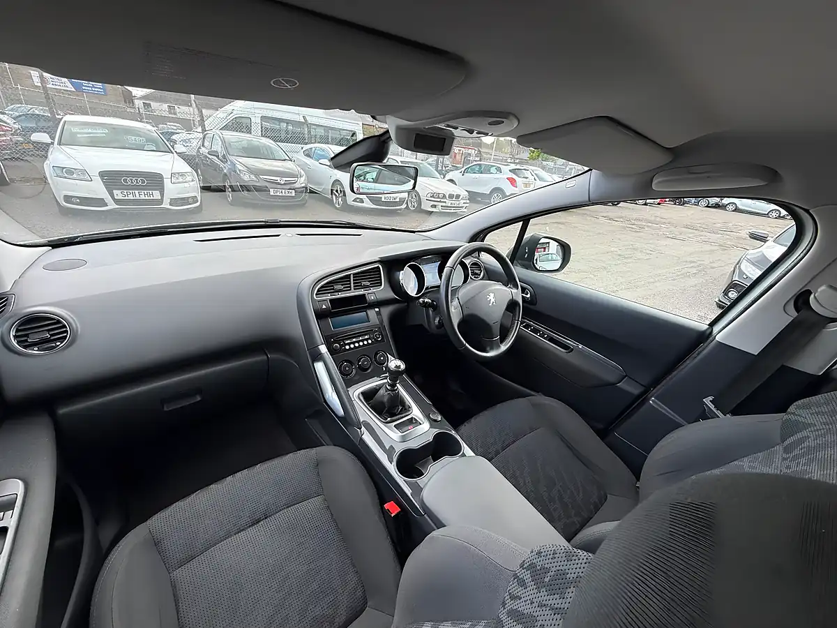 Used 2012 Peugeot 3008 Active Silver - Interior and Exterior details 16