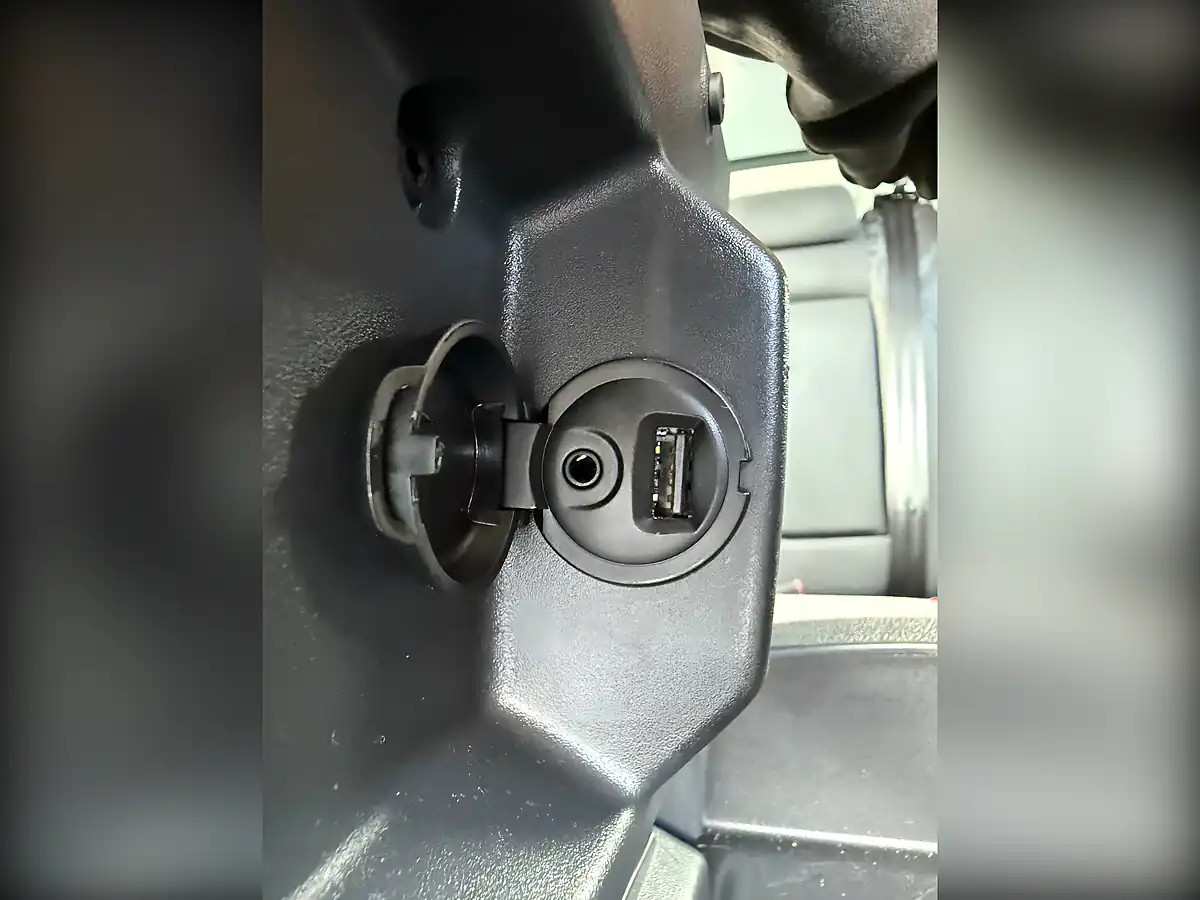 Used 2012 Peugeot 3008 Active Silver - Interior and Exterior details 19