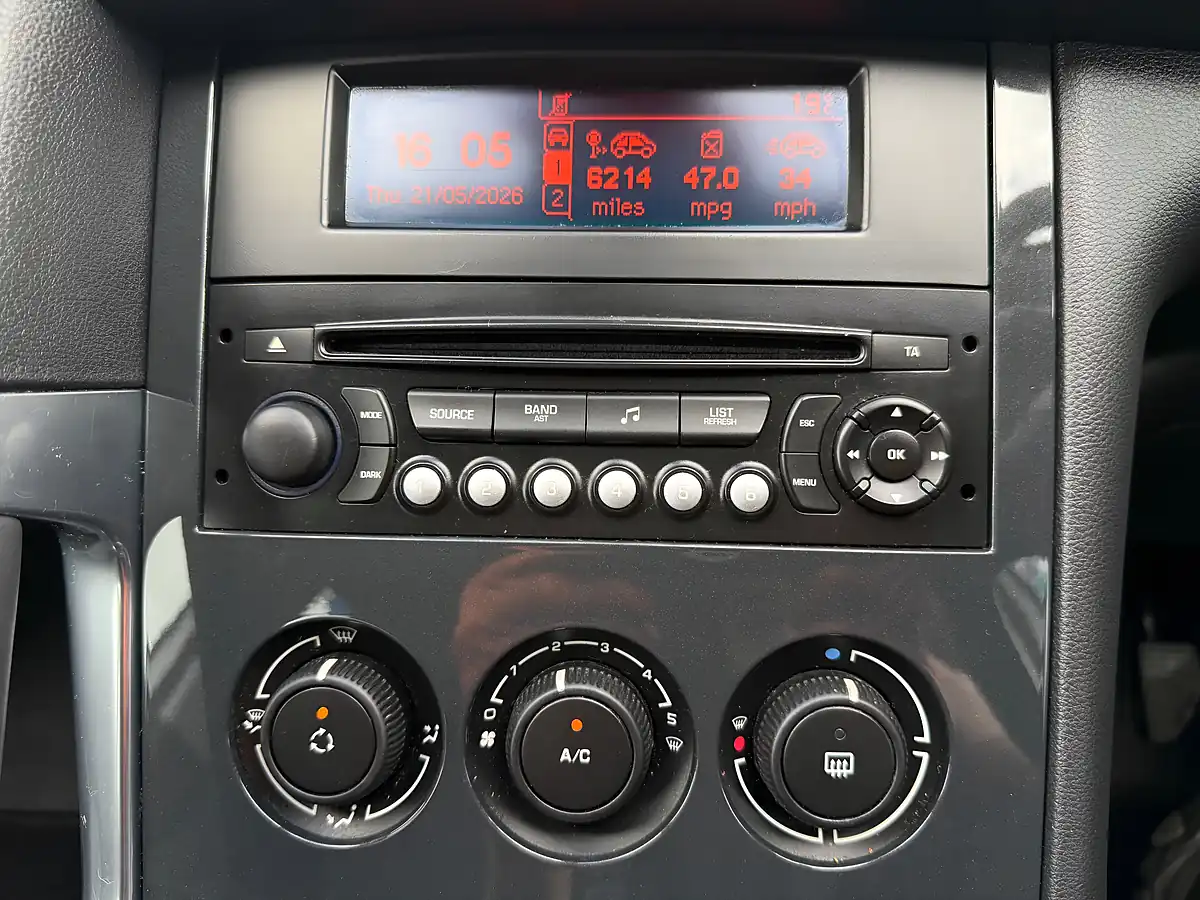 Used 2012 Peugeot 3008 Active Silver - Interior and Exterior details 20