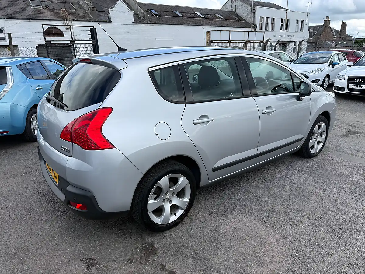 Used 2012 Peugeot 3008 Active Silver - Interior and Exterior details 5