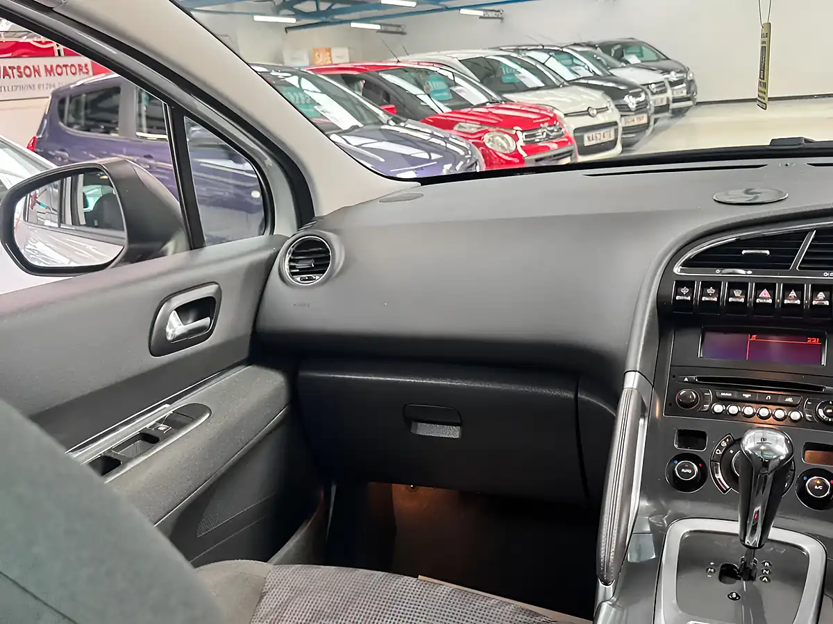 Used 2012 Peugeot 3008 Allure Egc White - Interior and Exterior details 13
