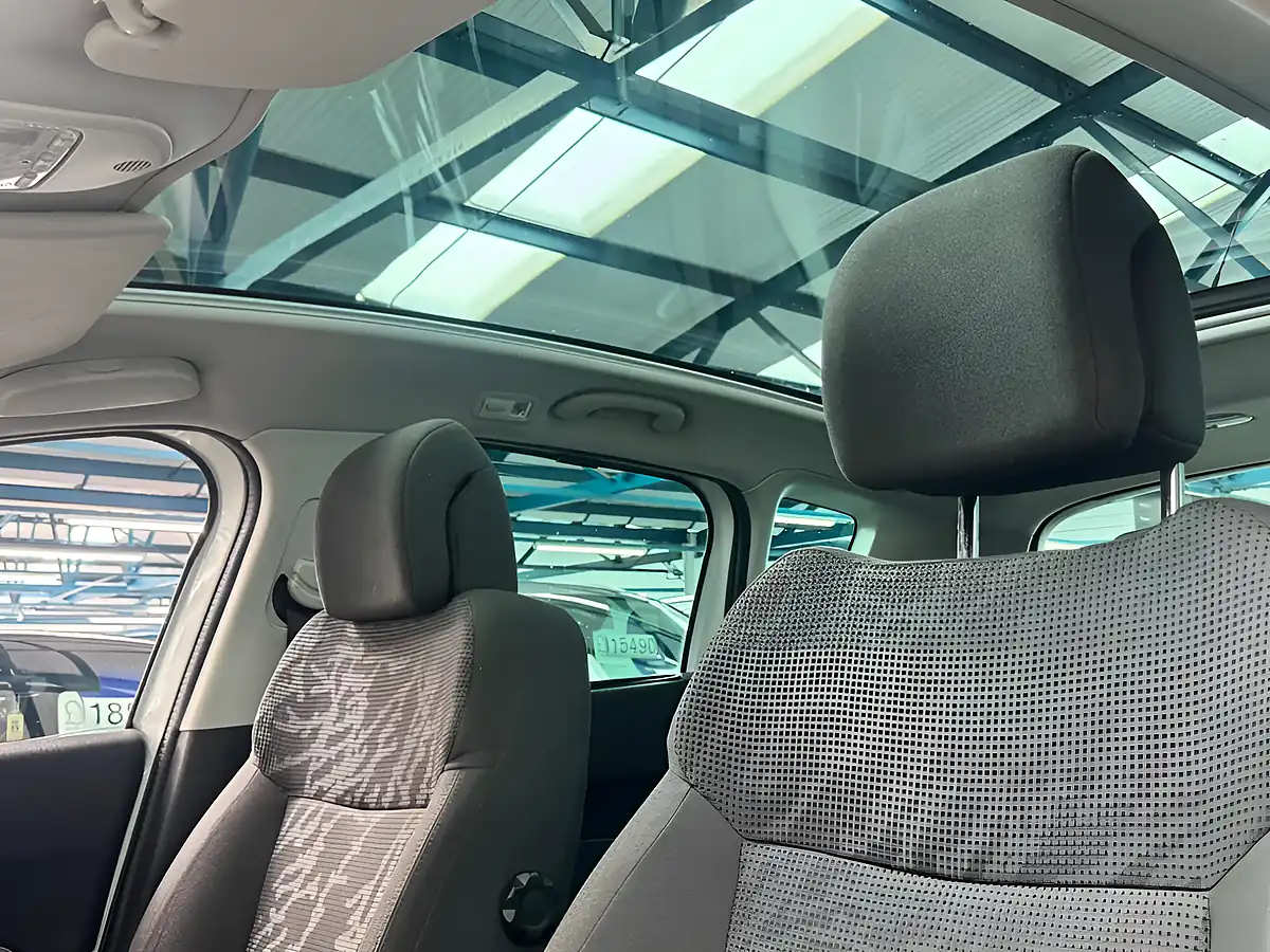 Used 2012 Peugeot 3008 Allure Egc White - Interior and Exterior details 17