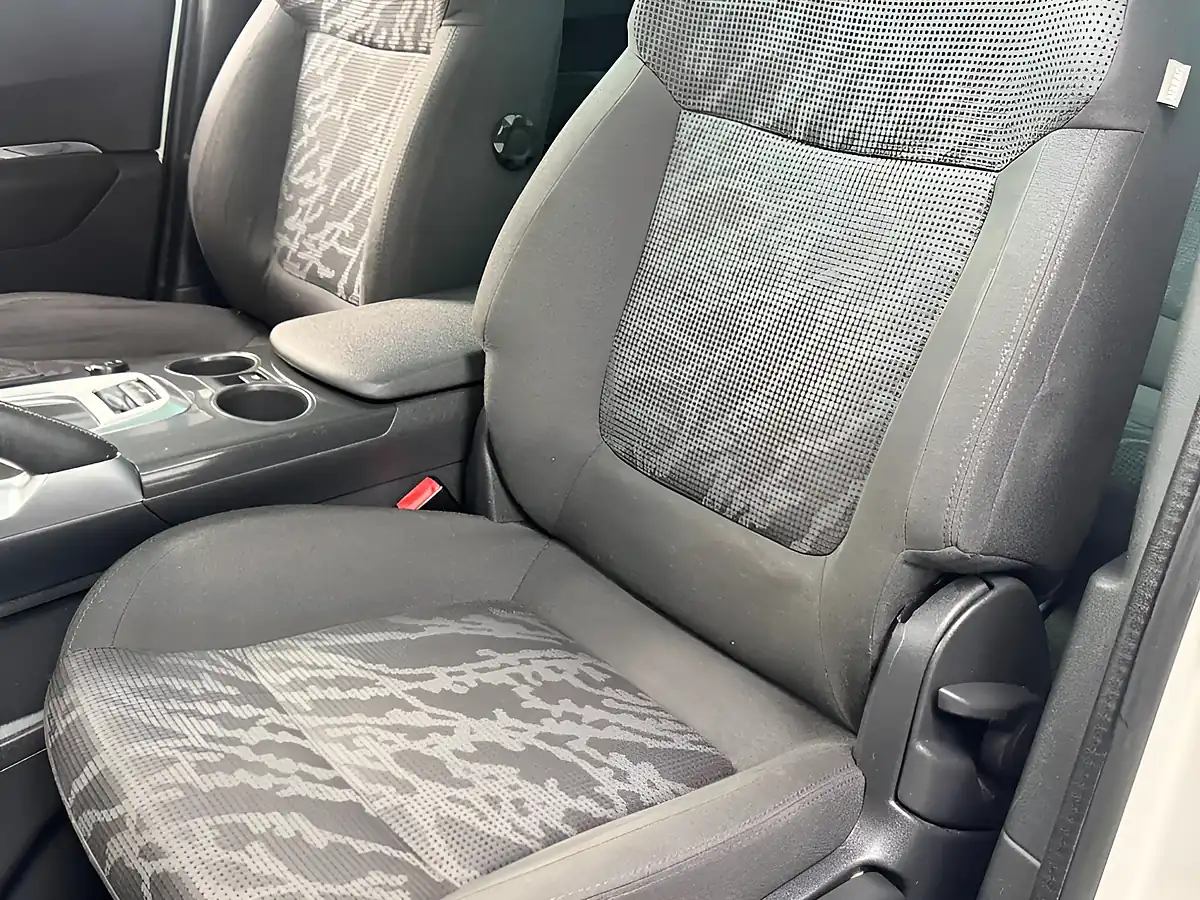 Used 2012 Peugeot 3008 Allure Egc White - Interior and Exterior details 18