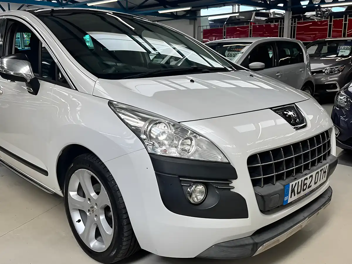 Used 2012 Peugeot 3008 Allure Egc White - Interior and Exterior details 2