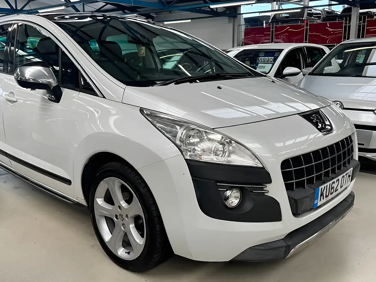 Used 2012 Peugeot 3008 Allure Egc White - Interior and Exterior details 6