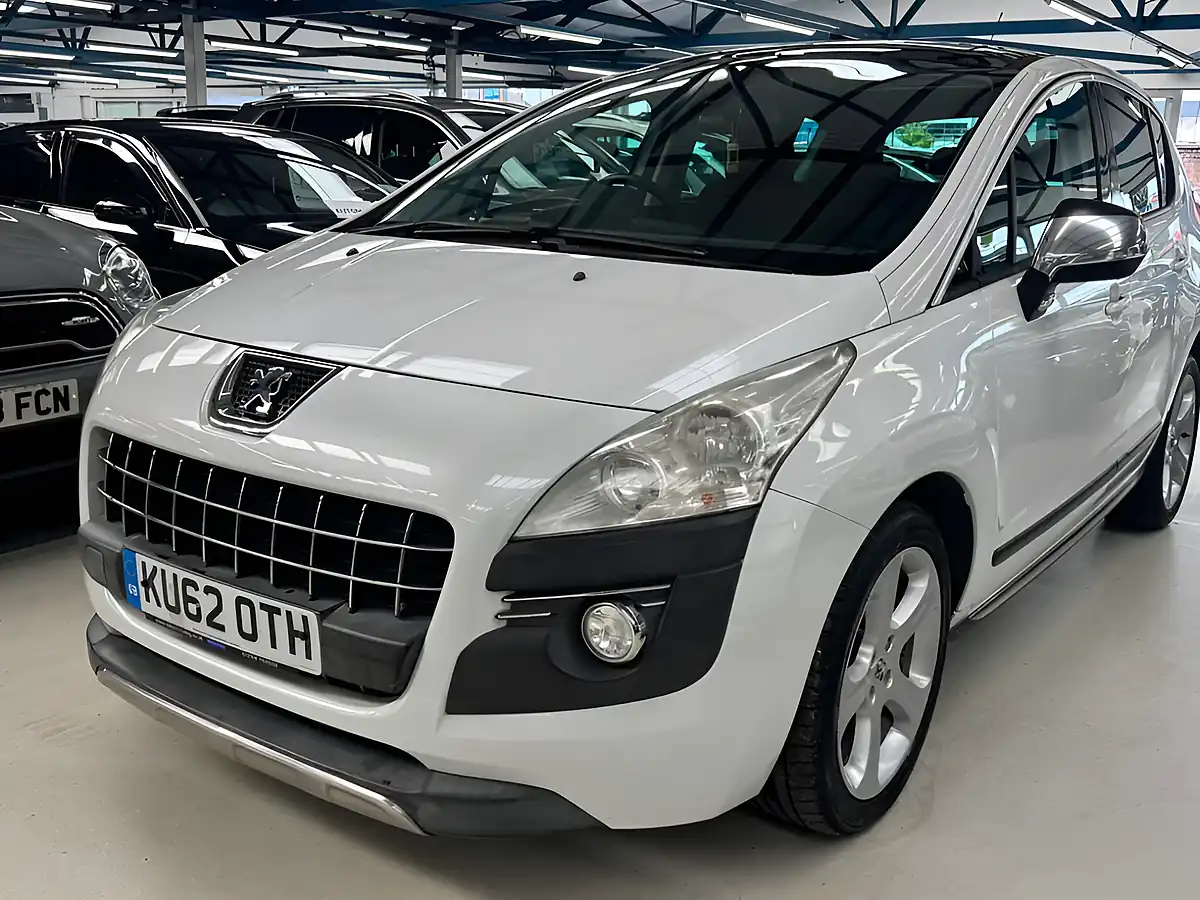 Used 2012 Peugeot 3008 Allure Egc White - Interior and Exterior details 7