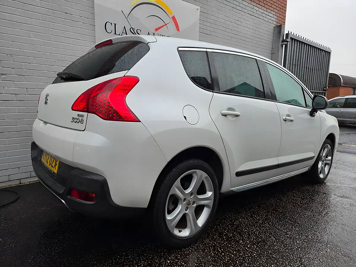 Used 2012 Peugeot 3008 Allure Egc White - Interior and Exterior details 9