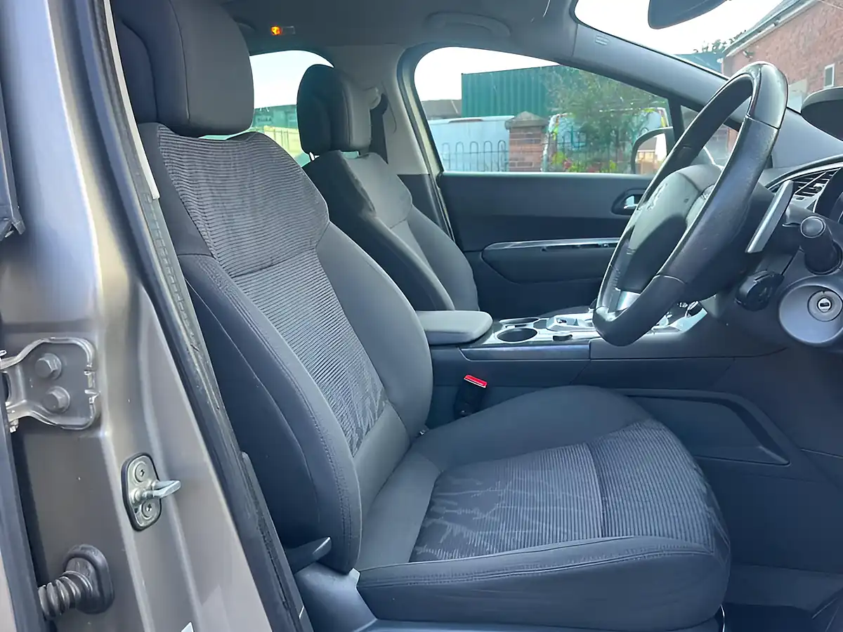 Used 2012 Peugeot 3008 Allure Grey - Interior and Exterior details 10