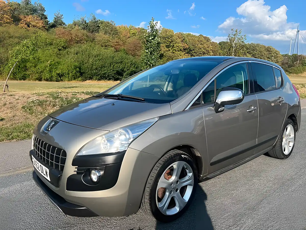 Used 2012 Peugeot 3008 Allure Grey - Interior and Exterior details 5