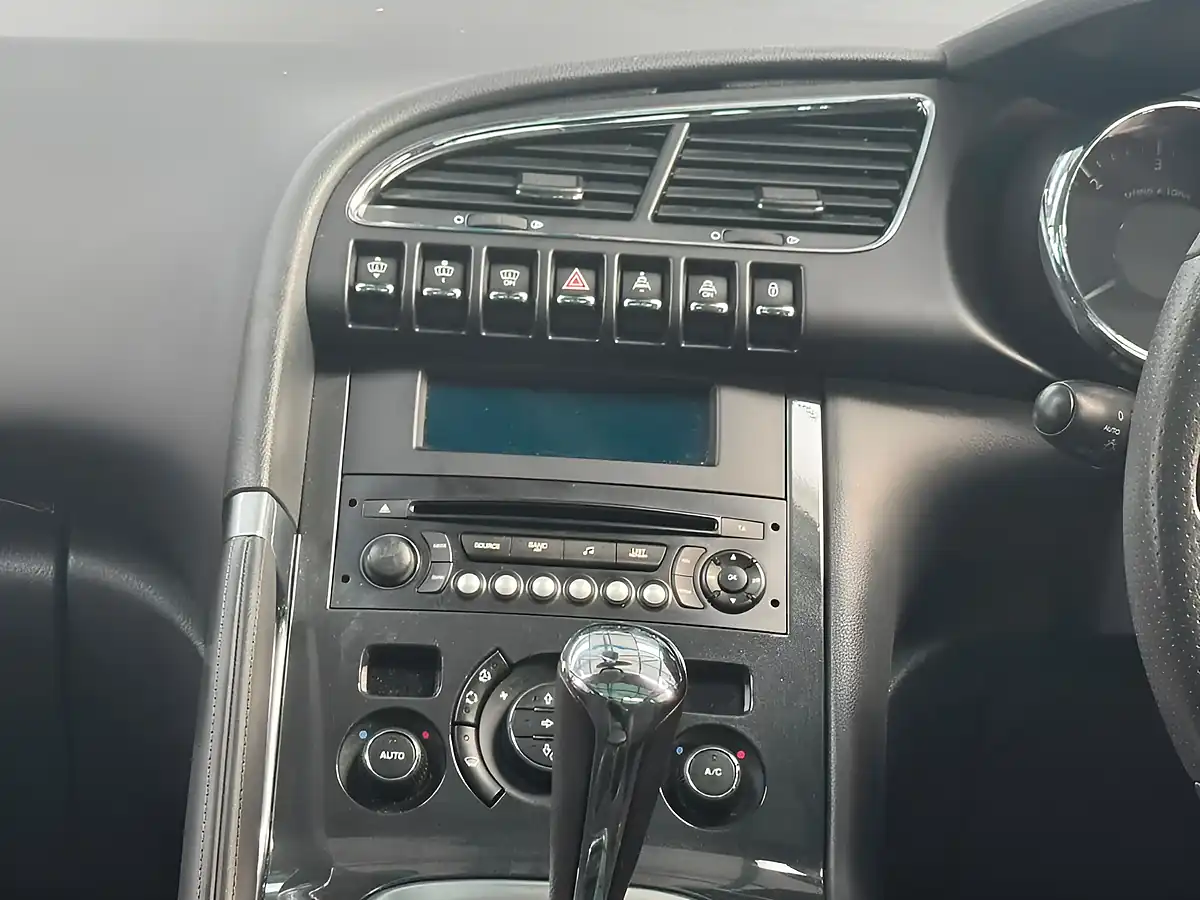 Used 2012 Peugeot 3008 Allure White - Interior and Exterior details 16