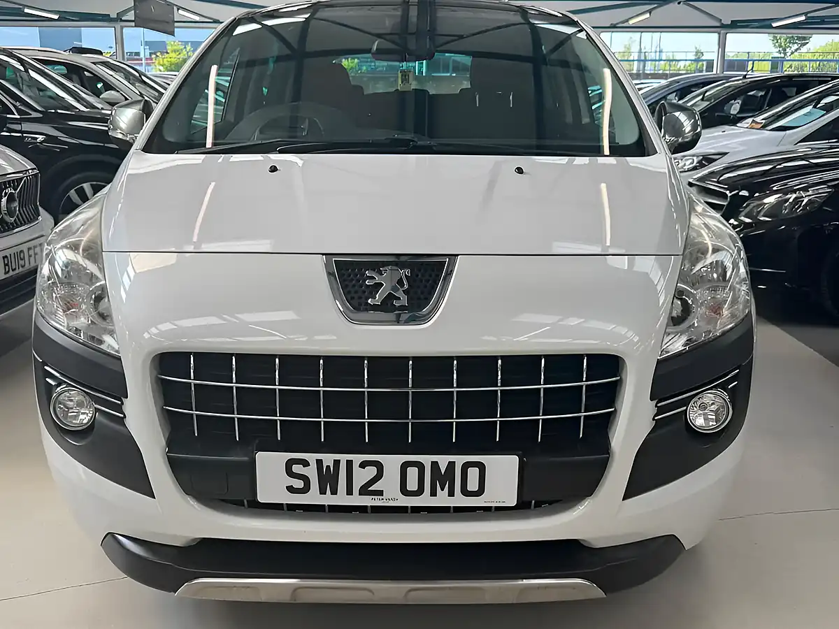 Used 2012 Peugeot 3008 Allure White - Interior and Exterior details 2