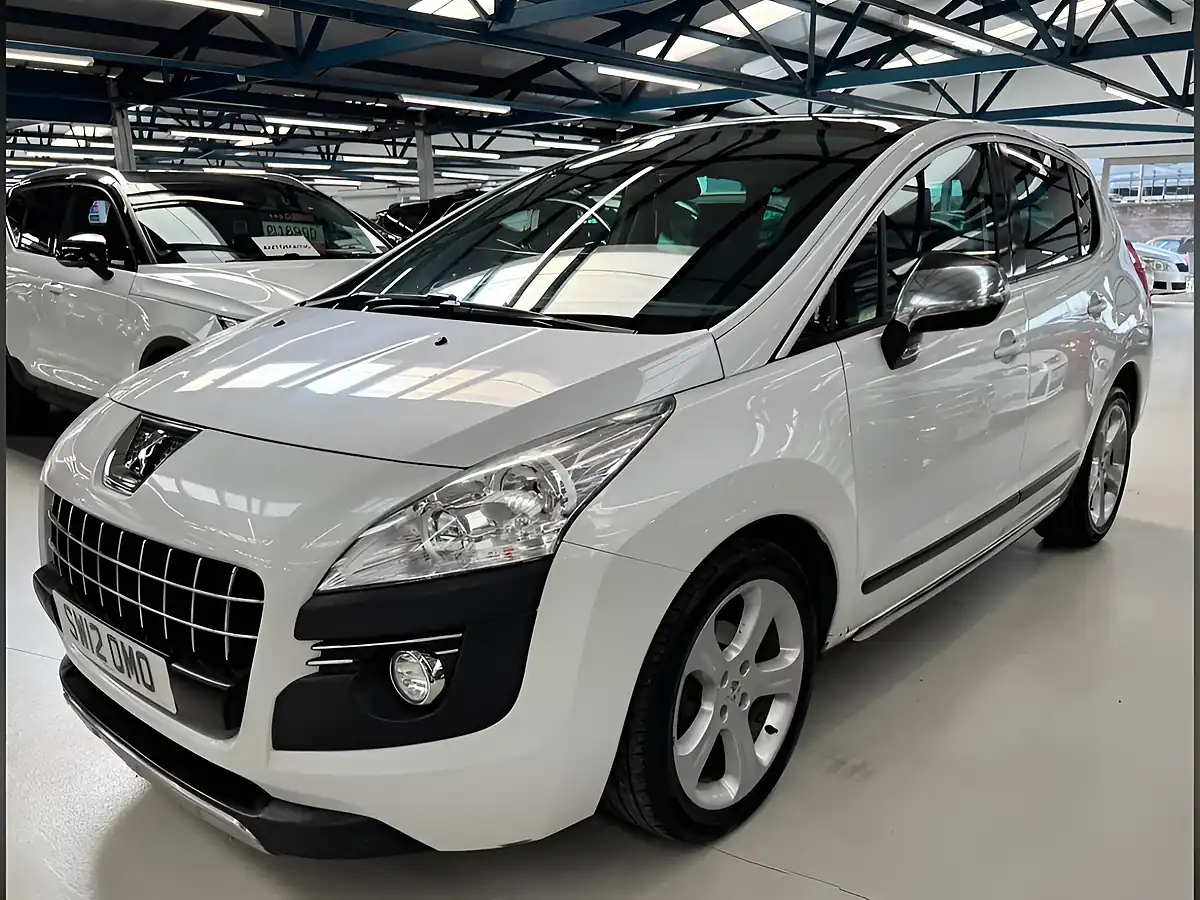 Used 2012 Peugeot 3008 Allure White - Interior and Exterior details 3