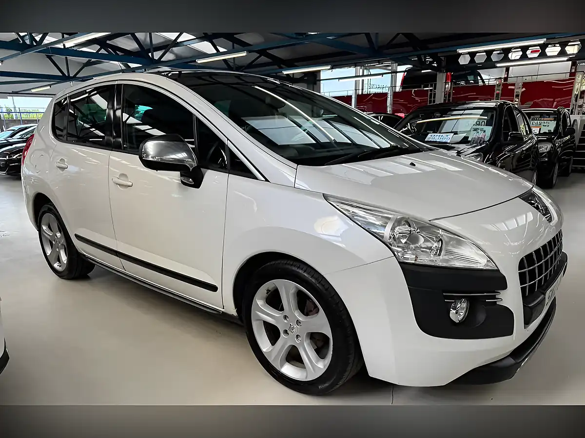 Used 2012 Peugeot 3008 Allure White - Interior and Exterior details 5