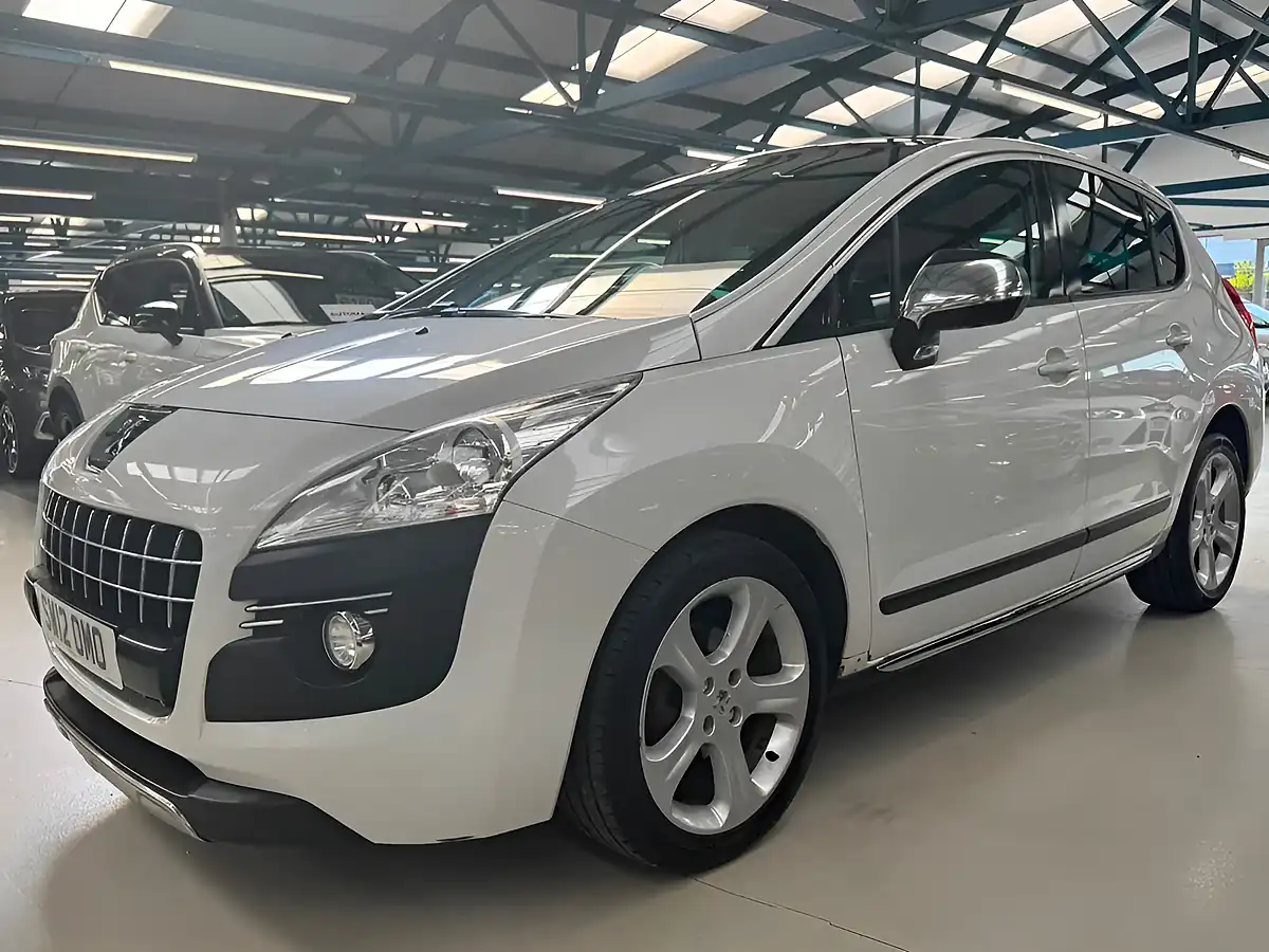 Used 2012 Peugeot 3008 Allure White - Interior and Exterior details 7