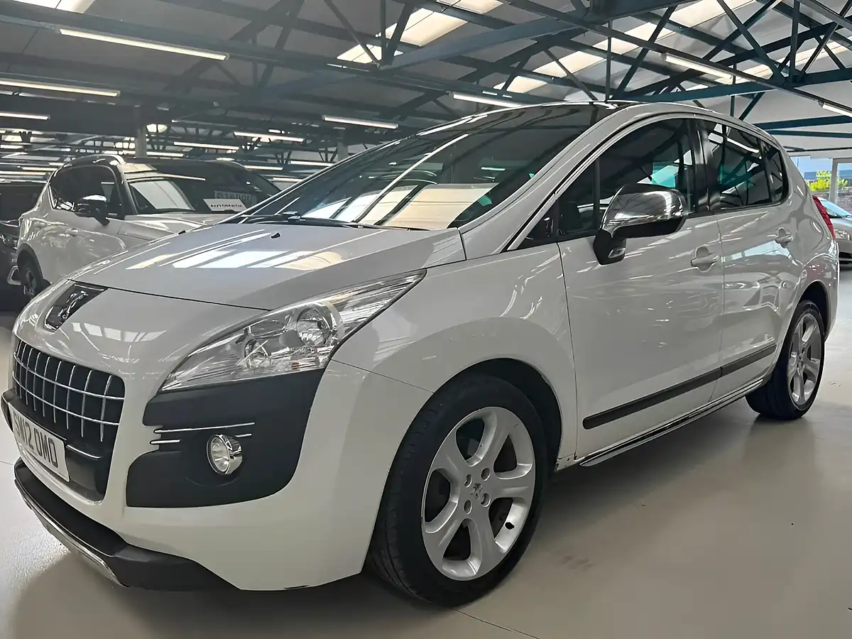 Used 2012 Peugeot 3008 Allure White - Interior and Exterior details 9