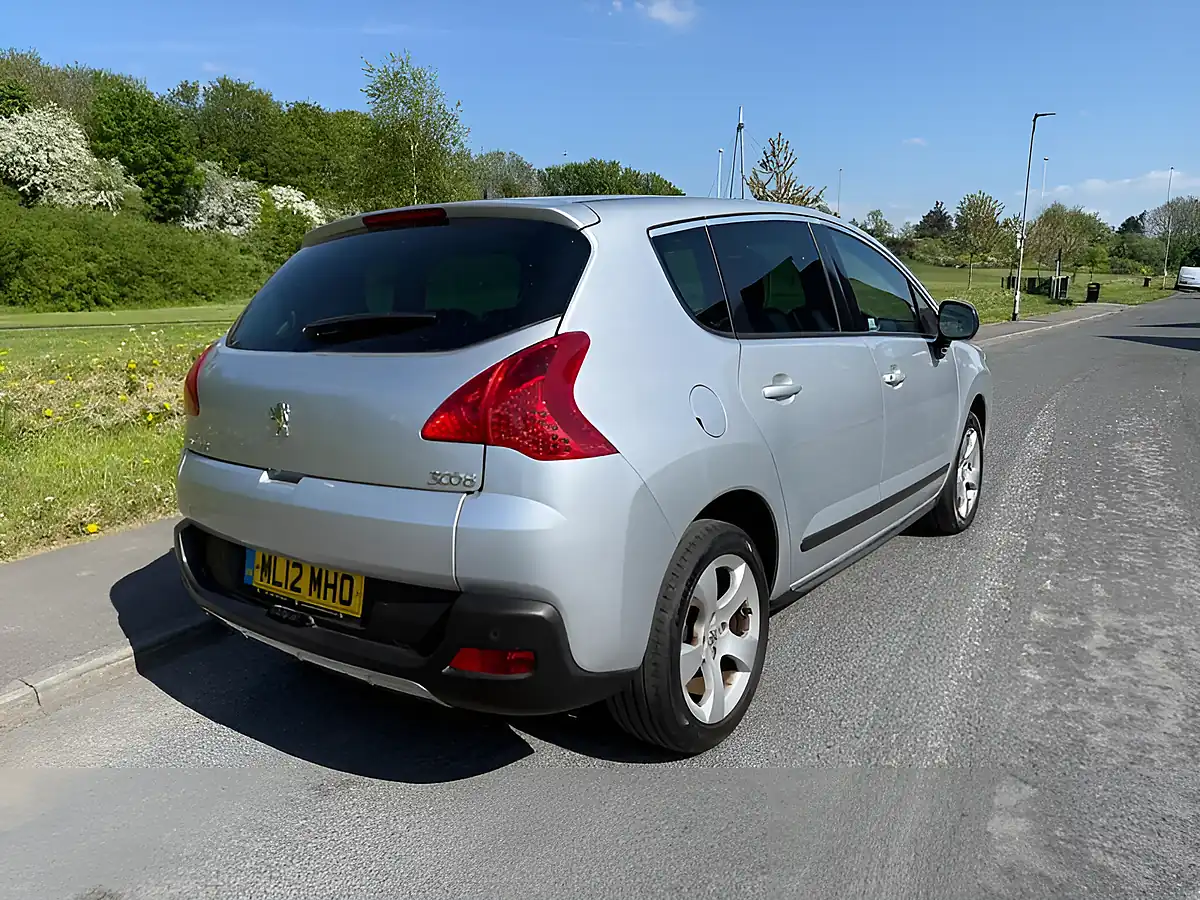 Used 2012 Peugeot 3008 Exclusive Silver - Interior and Exterior details 2