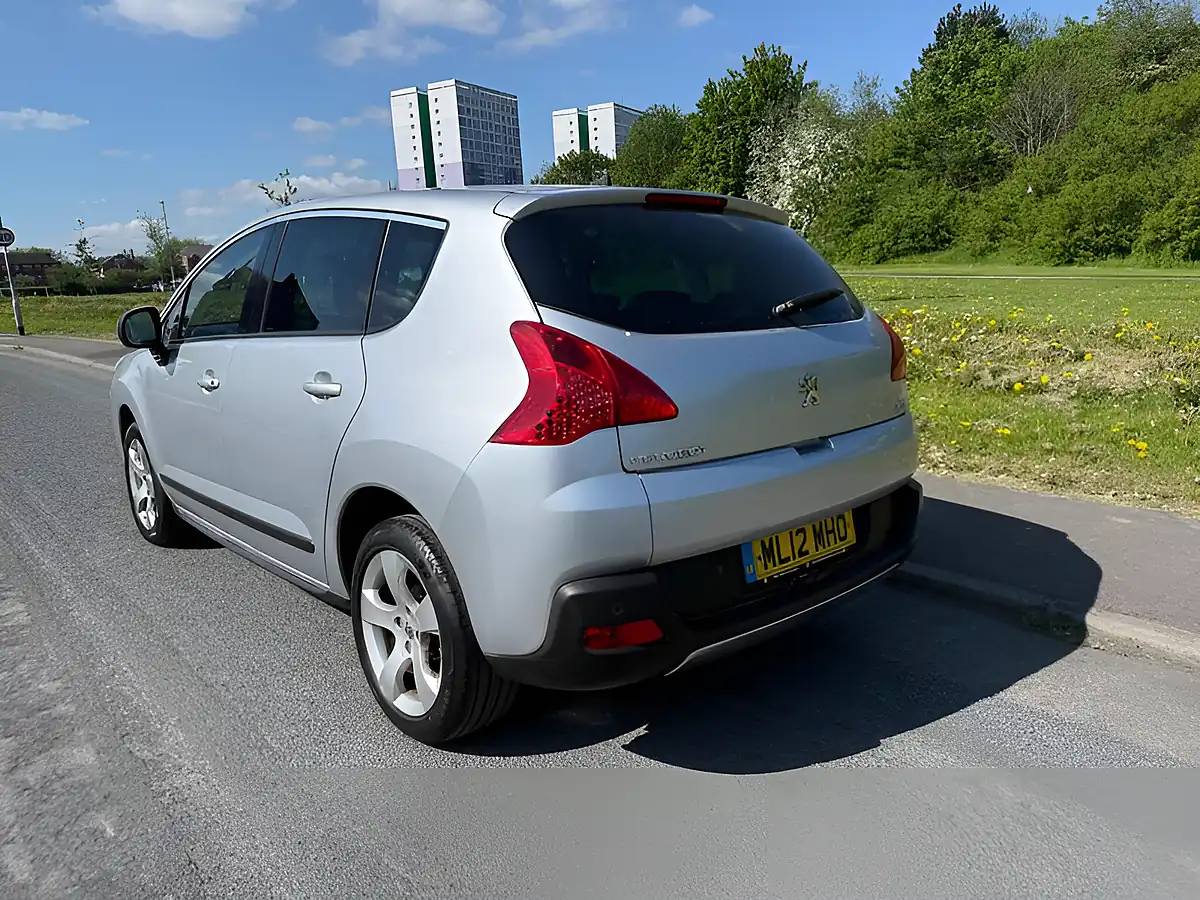 Used 2012 Peugeot 3008 Exclusive Silver - Interior and Exterior details 3