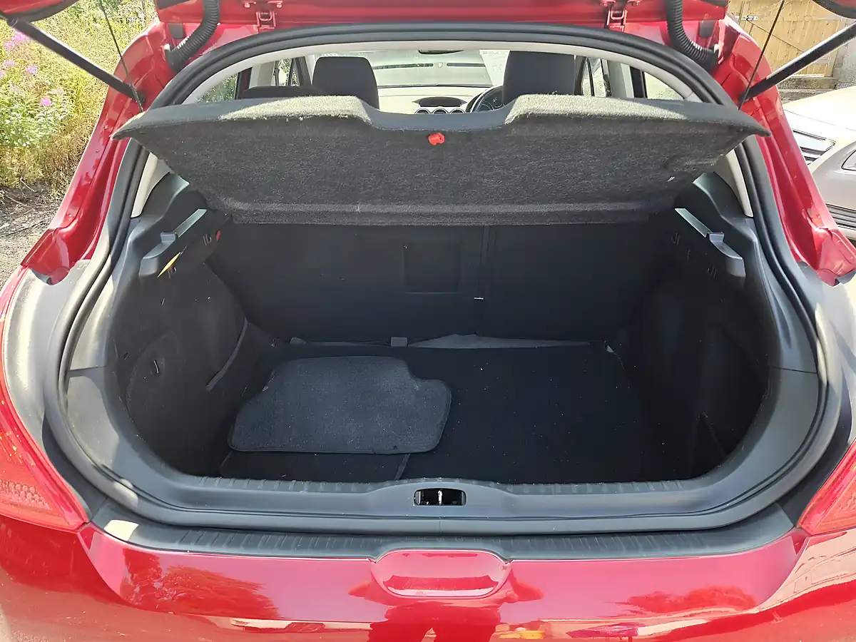 Used 2012 Peugeot 308 Active Red - Interior and Exterior details 13