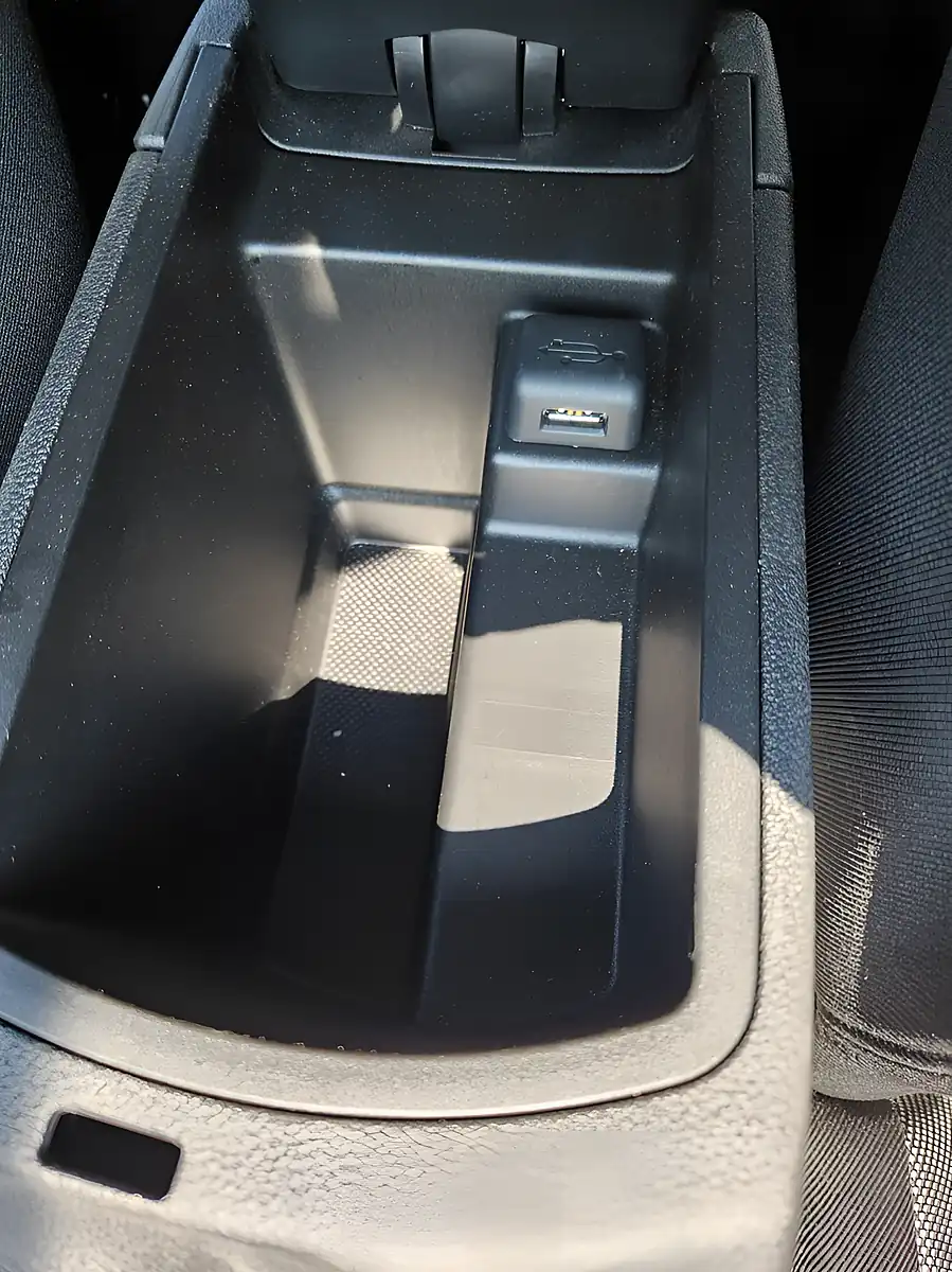 Used 2012 Peugeot 308 Active Red - Interior and Exterior details 17