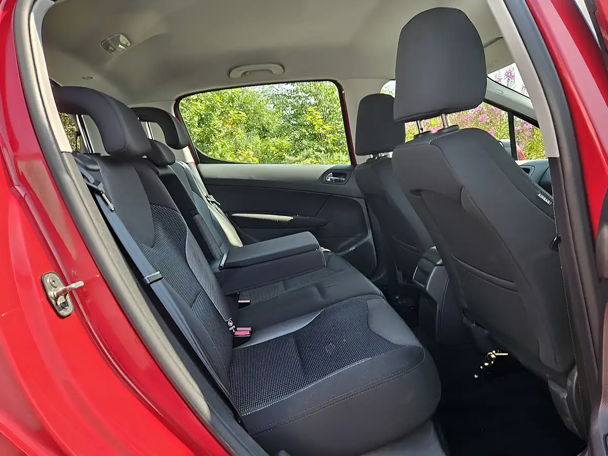 Used 2012 Peugeot 308 Active Red - Interior and Exterior details 18