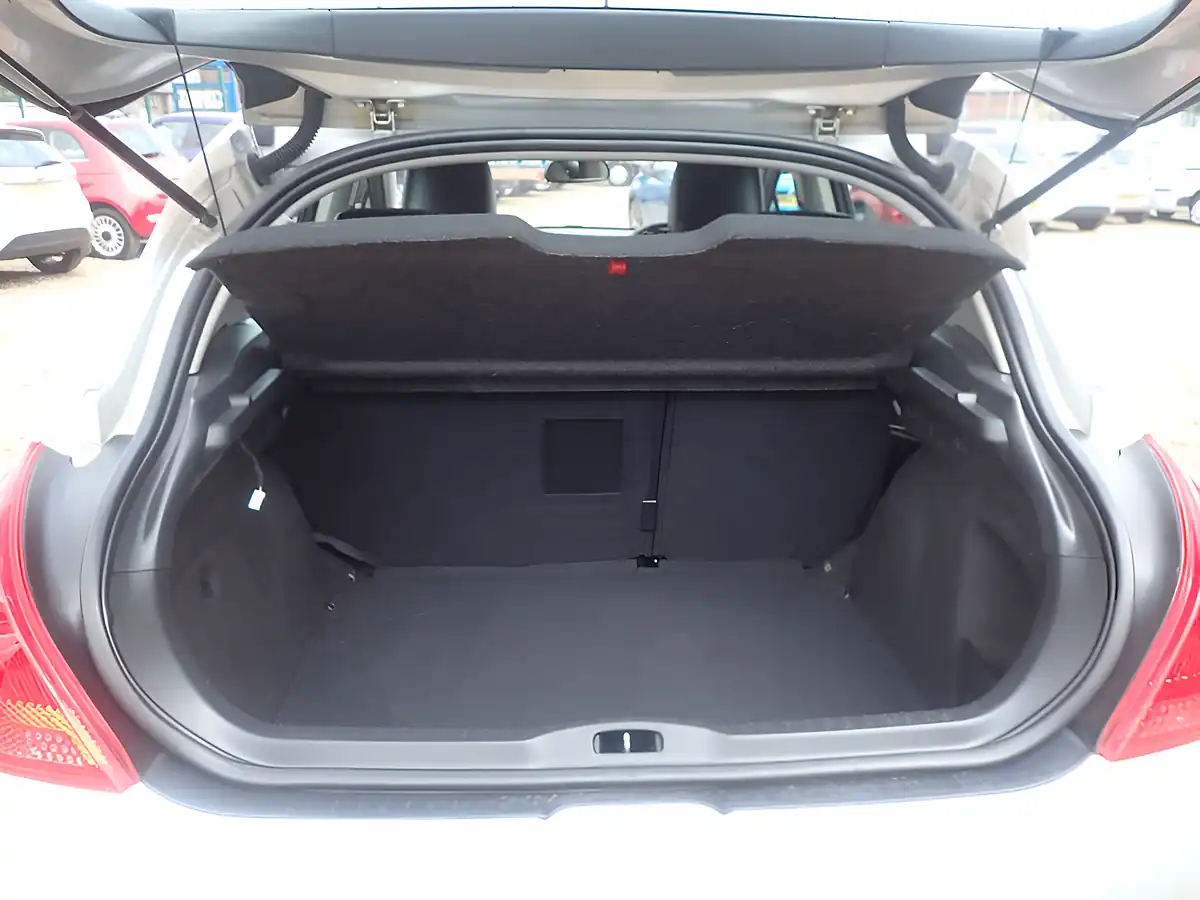 Used 2012 Peugeot 308 Allure Silver - Interior and Exterior details 16