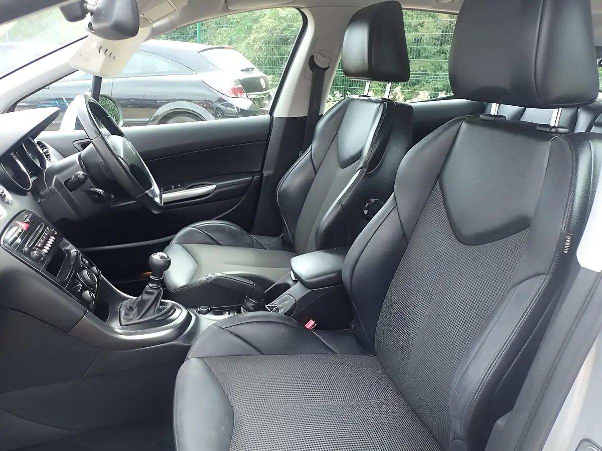 Used 2012 Peugeot 308 Allure Silver - Interior and Exterior details 8