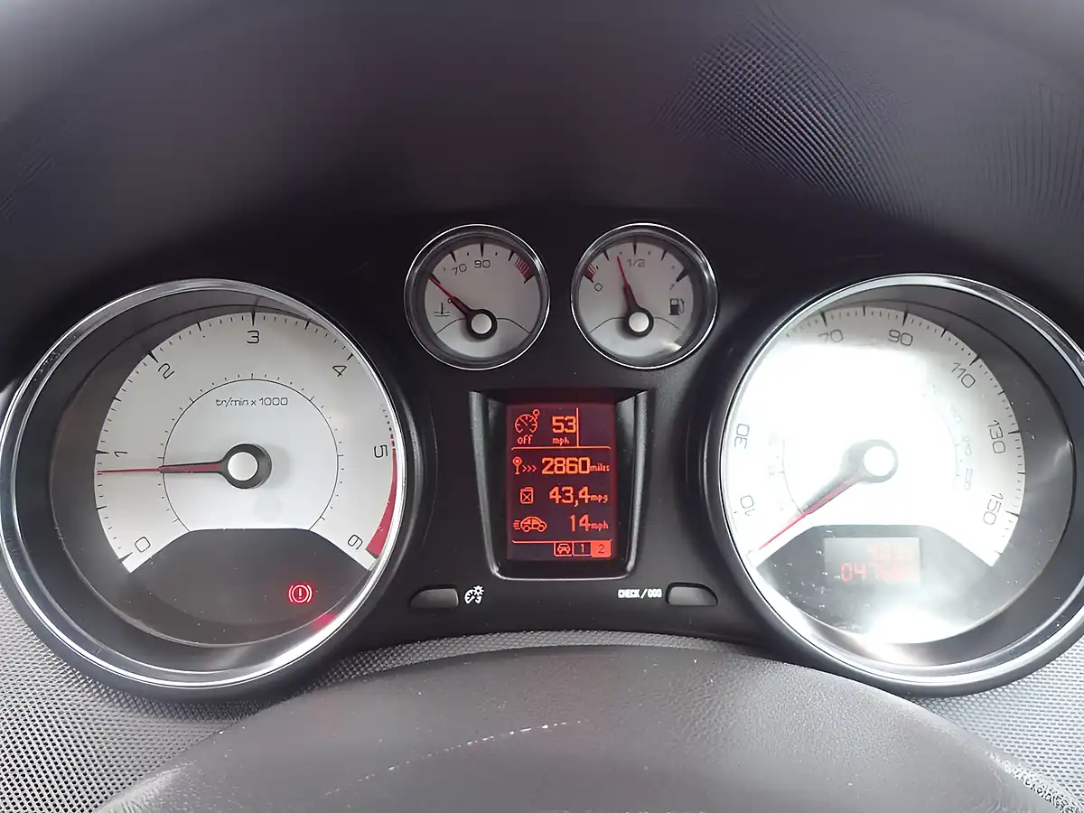Used 2012 Peugeot 308 Allure Silver - Interior and Exterior details 9