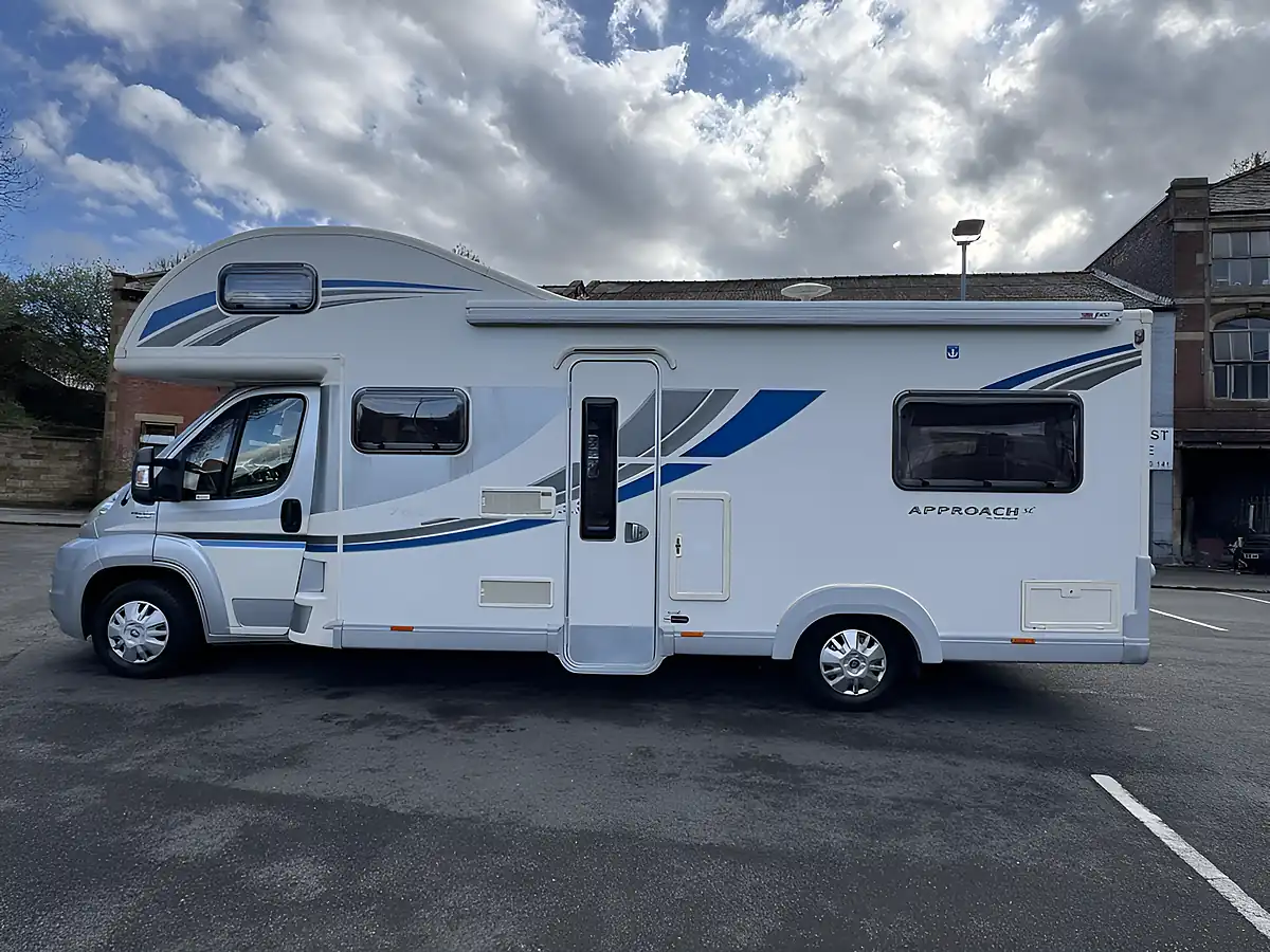 Used 2012 Peugeot 760 Hgv White - Interior and Exterior details 15