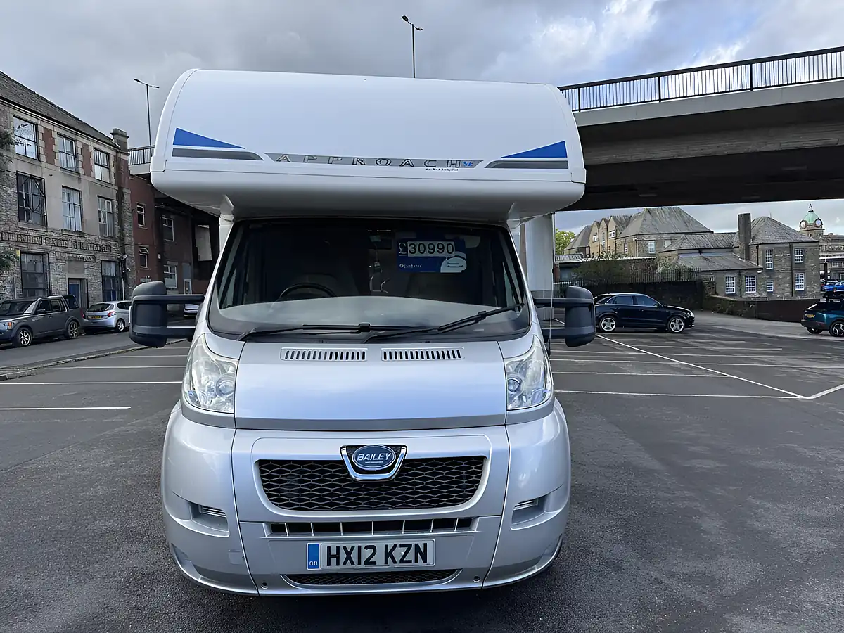 Used 2012 Peugeot 760 Hgv White - Interior and Exterior details 4