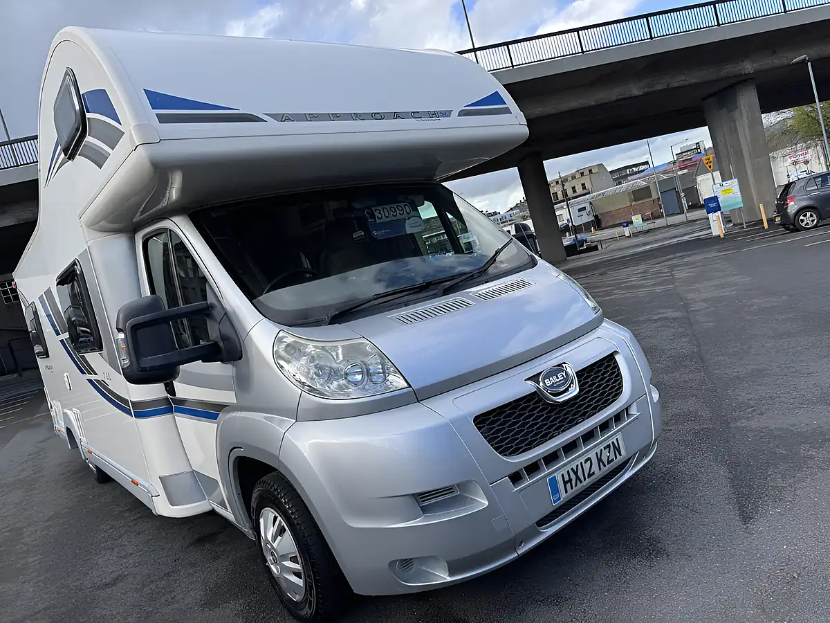 Used 2012 Peugeot 760 Hgv White - Interior and Exterior details 6