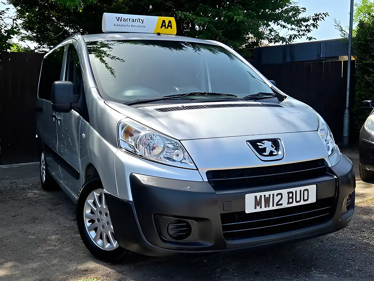 Used 2012 Peugeot Expert Tepee Comfort L2 Silver - Front View