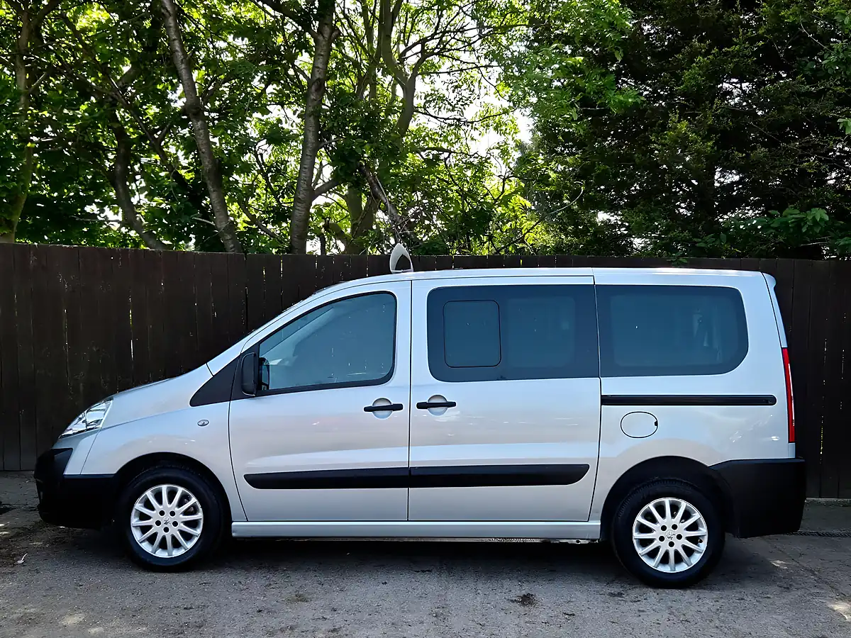 Used 2012 Peugeot Expert Tepee Comfort L2 Silver - Interior and Exterior details 4