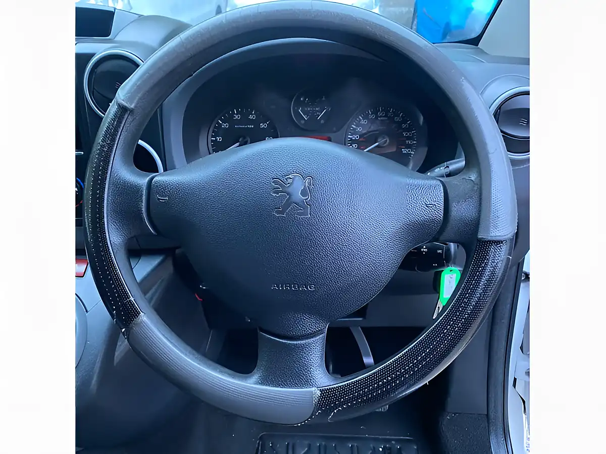 Used 2012 Peugeot Partner 850 S White - Interior and Exterior details 14