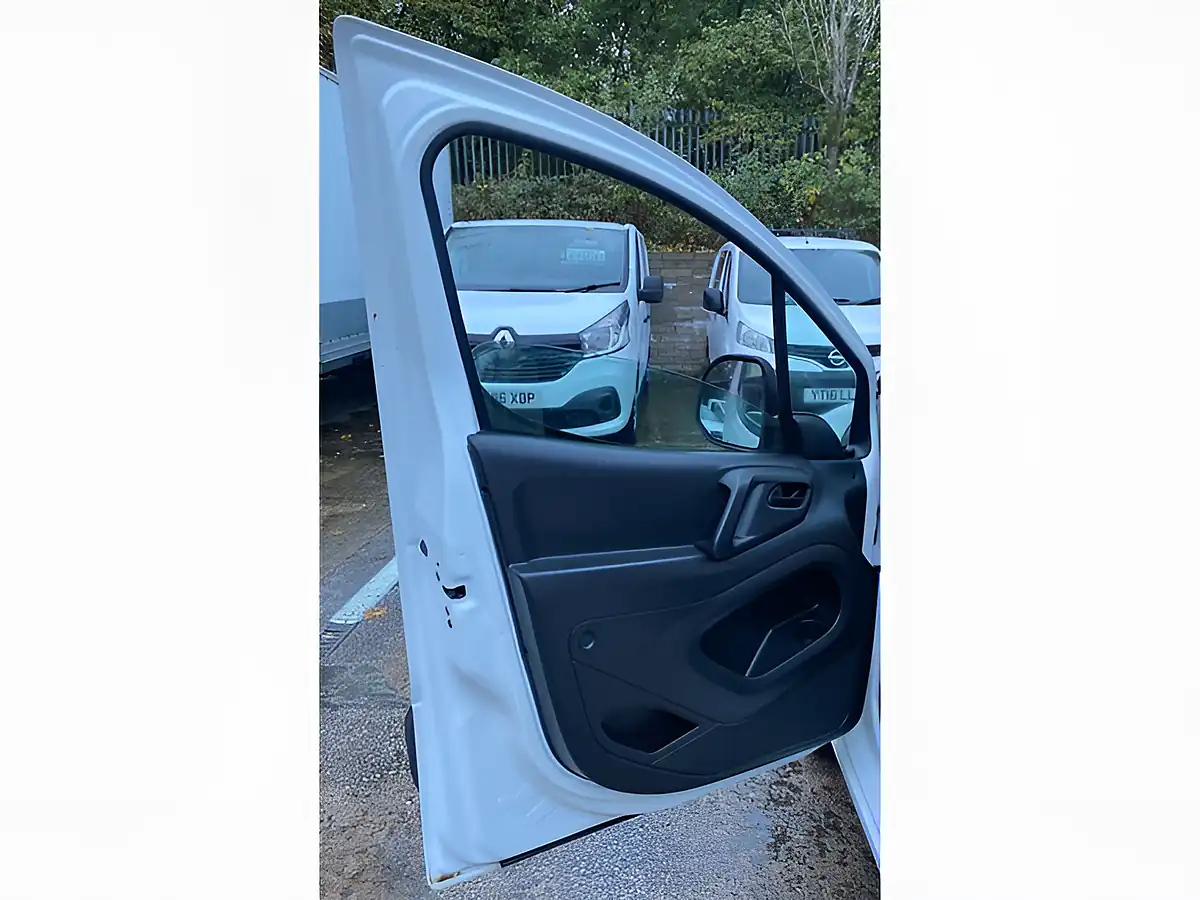 Used 2012 Peugeot Partner 850 S White - Interior and Exterior details 16