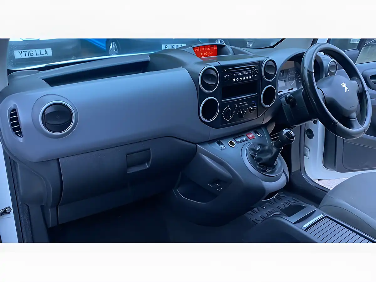 Used 2012 Peugeot Partner 850 S White - Interior and Exterior details 17
