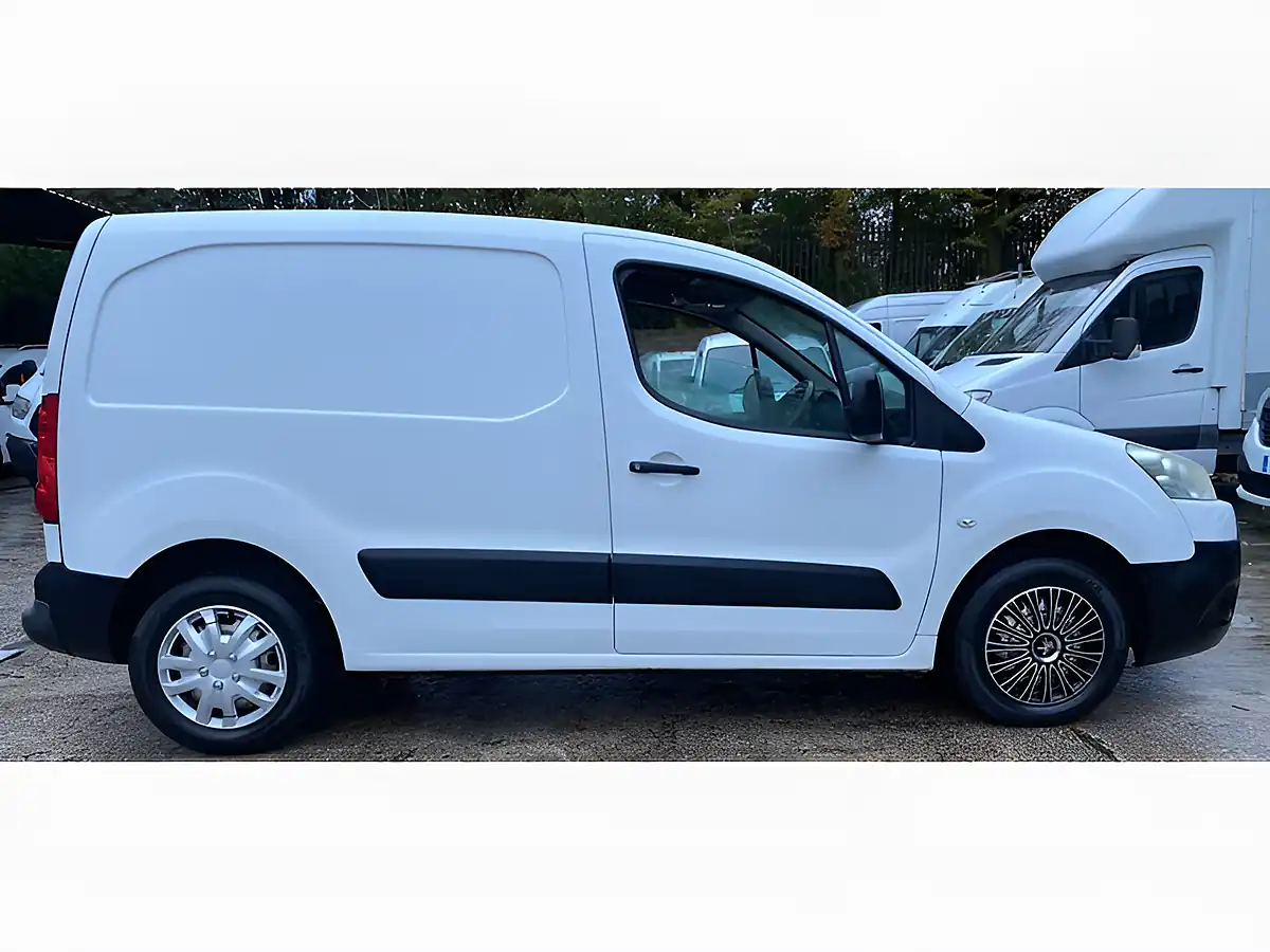 Used 2012 Peugeot Partner 850 S White - Interior and Exterior details 4