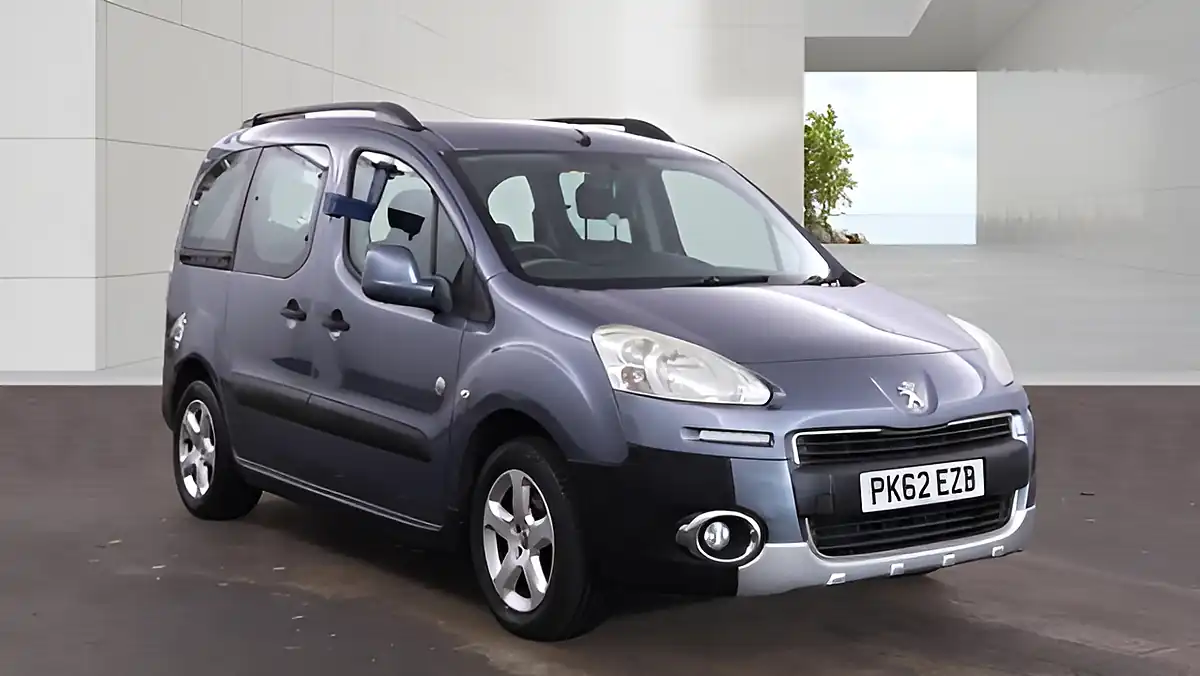Used 2012 Peugeot Partner Tepee Outdoor Grey - Interior and Exterior details 3