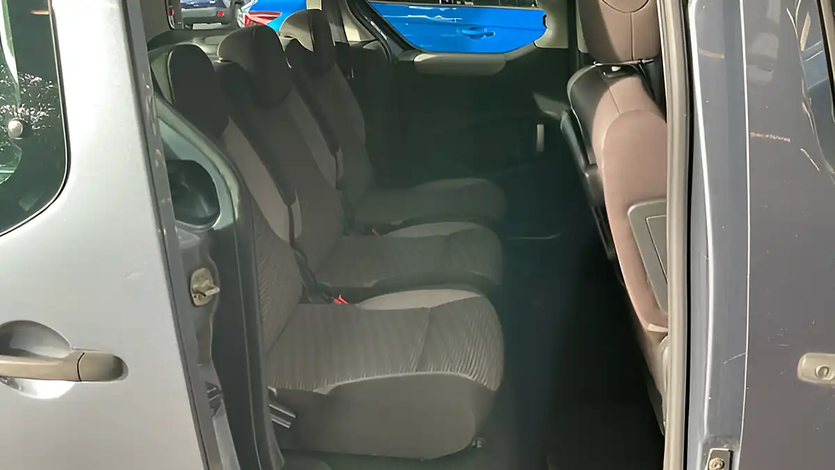 Used 2012 Peugeot Partner Tepee Outdoor Grey - Interior and Exterior details 6