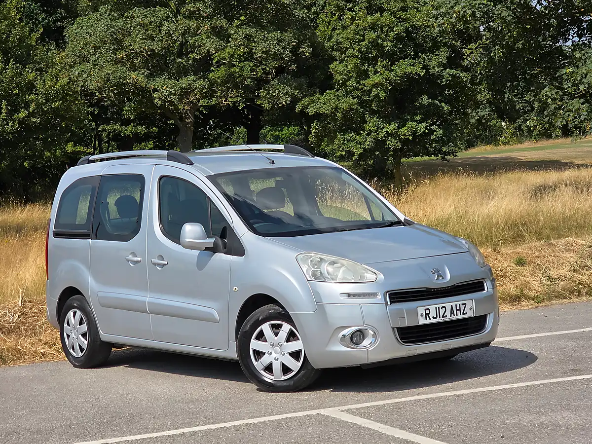 Used 2012 Peugeot Partner Tepee S Silver - Front View