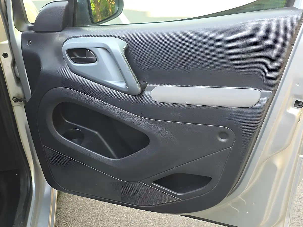 Used 2012 Peugeot Partner Tepee S Silver - Interior and Exterior details 13