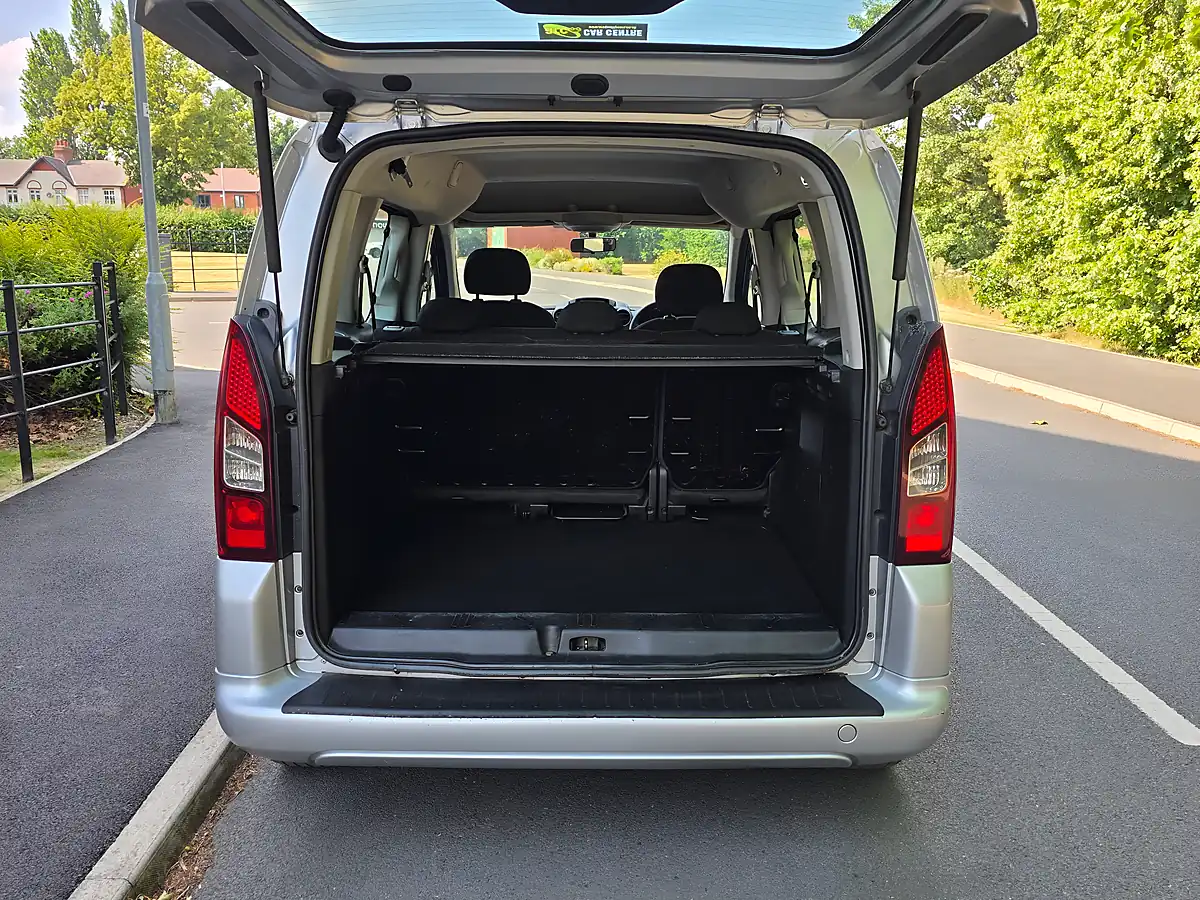 Used 2012 Peugeot Partner Tepee S Silver - Interior and Exterior details 17