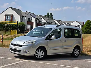 Used 2012 Peugeot Partner Tepee S Silver - Interior and Exterior details 3