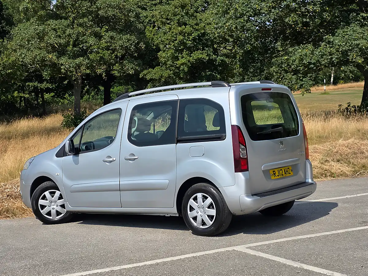 Used 2012 Peugeot Partner Tepee S Silver - Interior and Exterior details 5