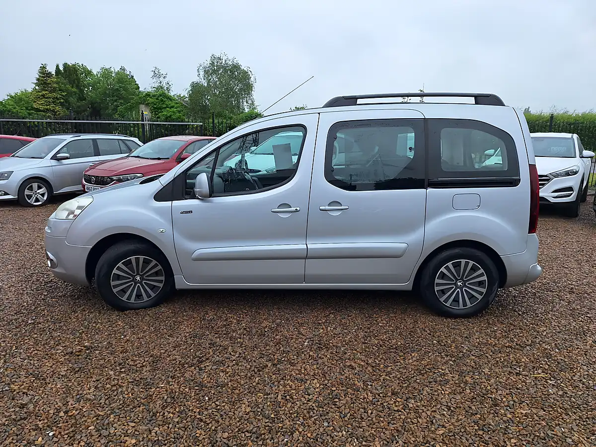 Used 2012 Peugeot Partner Tepee Tepee Family Silver - Interior and Exterior details 10