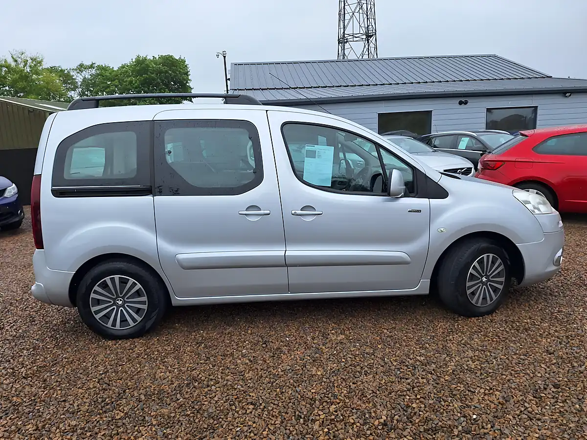 Used 2012 Peugeot Partner Tepee Tepee Family Silver - Interior and Exterior details 13
