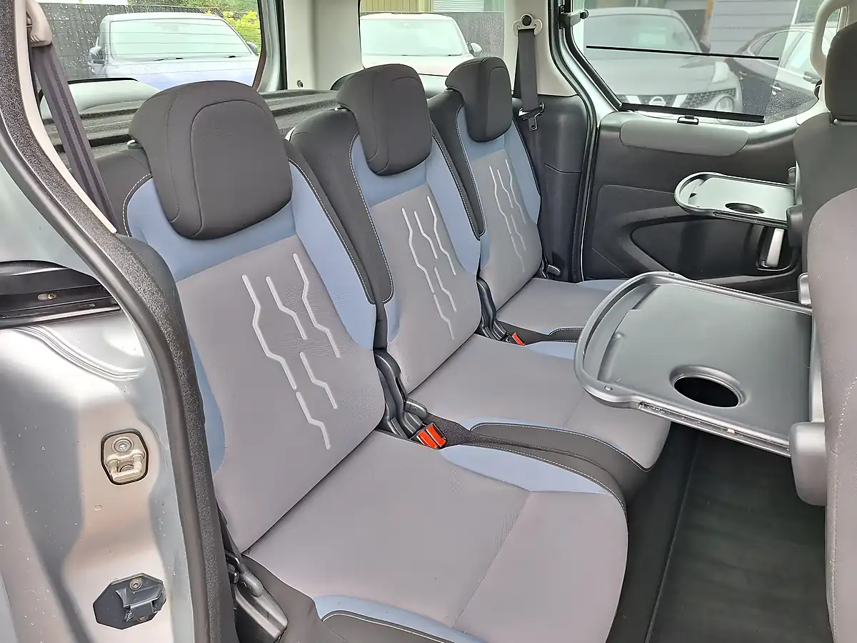 Used 2012 Peugeot Partner Tepee Tepee Family Silver - Interior and Exterior details 14