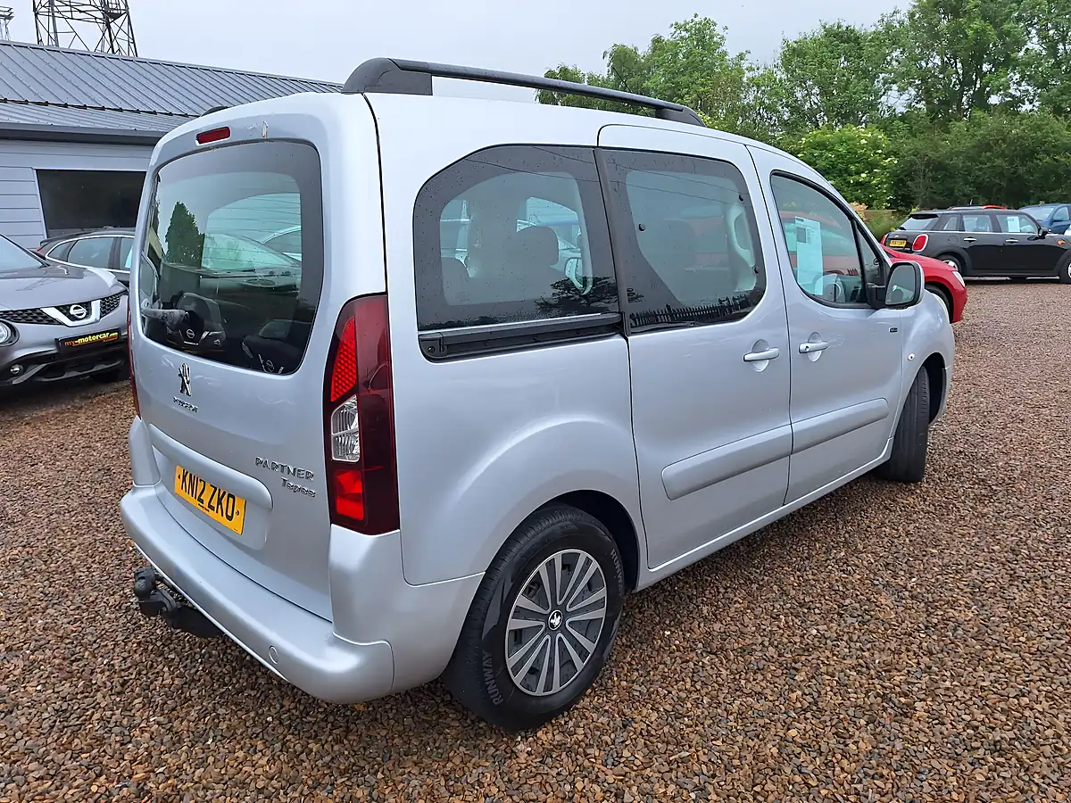 Used 2012 Peugeot Partner Tepee Tepee Family Silver - Interior and Exterior details 15