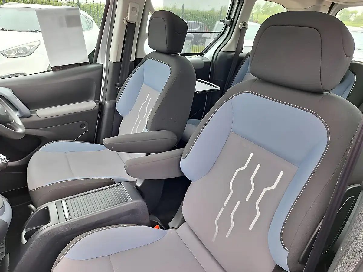 Used 2012 Peugeot Partner Tepee Tepee Family Silver - Interior and Exterior details 6